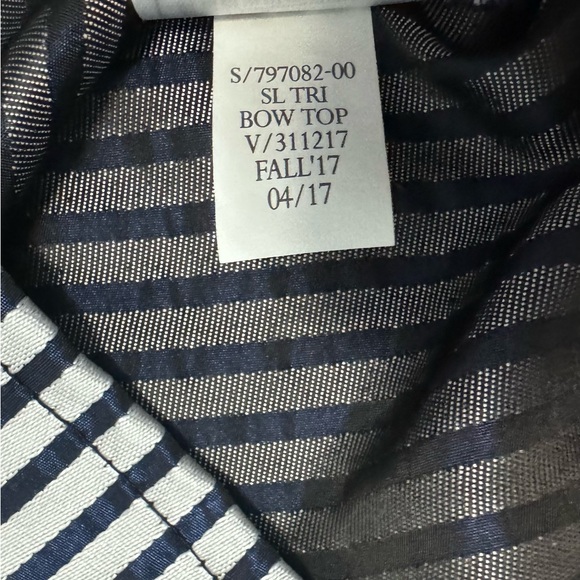 Banana Republic Striped Sleeveless Blouse Bow Detail White and Blue Tank Sz XS - Picture 14 of 15